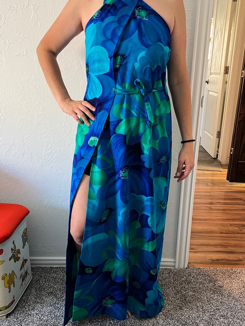 Vintage Hawaiian Floral Halter Maxi Dress in Blue-Green